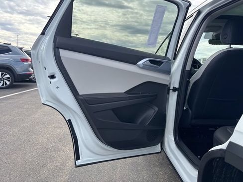 New 2026 Volkswagen Taos SE AWD/4WD image 37