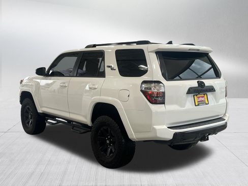 Used 2018 Toyota 4Runner TRD Off-Road AWD/4WD image 5
