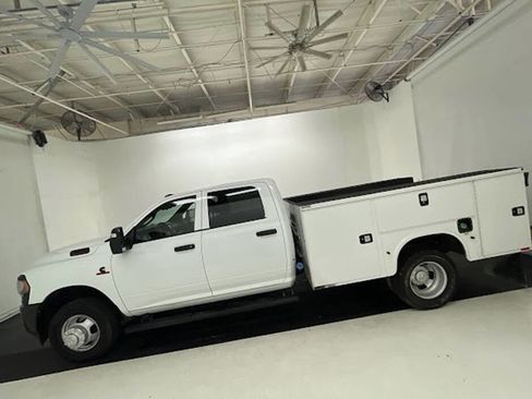Used 2024 RAM 3500 Tradesman w/ Max Tow Package AWD/4WD image 2