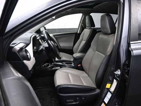 Used 2018 Toyota RAV4 Limited image 21