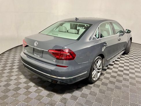 Used 2017 Volkswagen Passat 1.8T R-Line FWD image 16