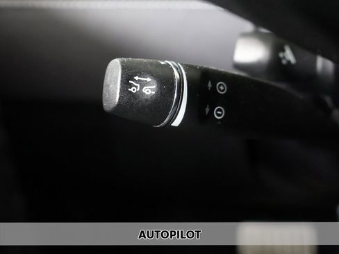 Used 2019 Tesla Model S Performance image 3