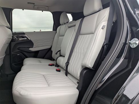 New 2025 Mitsubishi Outlander SEL image 14