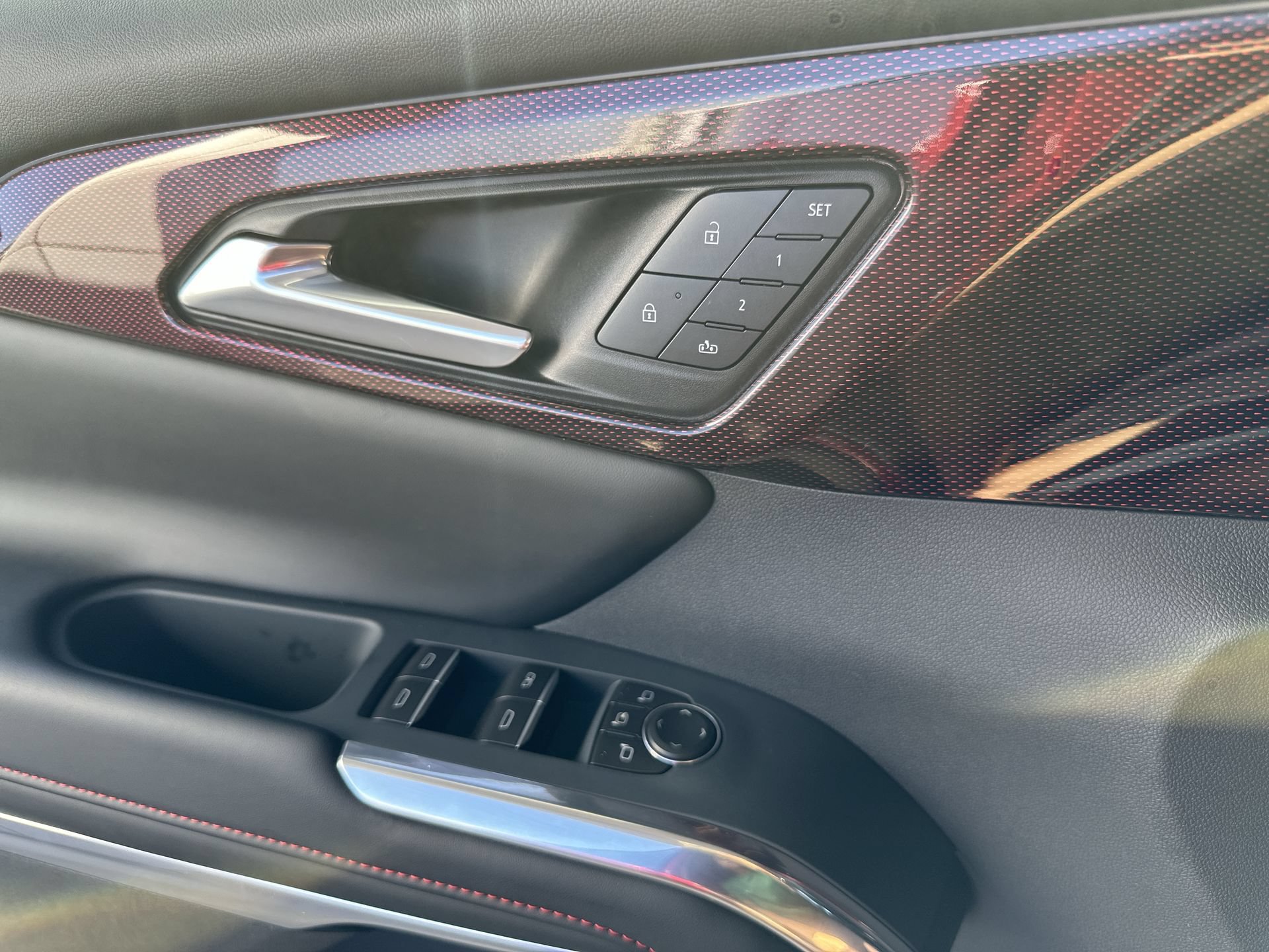 New 2027 Chevrolet Traverse RS w/ LPO, Floor Liner Package FWD image 23