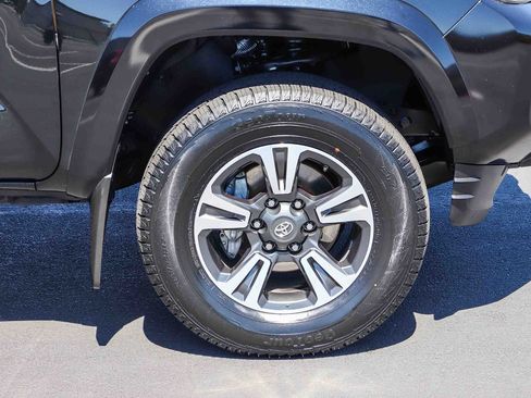 Certified 2019 Toyota Tacoma TRD Sport w/ Technology Package RWD image 11