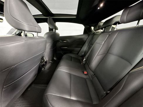 Used 2024 Toyota Crown Limited image 37