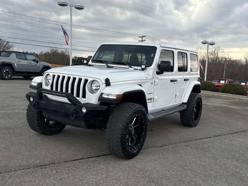 Used 2018 Jeep Wrangler Unlimited Sahara w/ Uconnect 4C Nav & Sound Group image 8