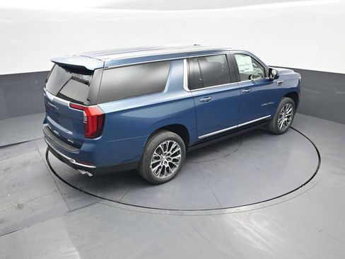New 2026 GMC Yukon XL Denali w/ Denali Reserve Package image 34