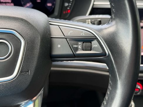 Used 2019 Audi Q3 2.0T Premium w/ Convenience Package AWD/4WD image 24