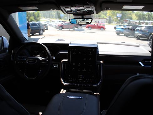 New 2026 GMC Yukon Denali Ultimate AWD/4WD image 22