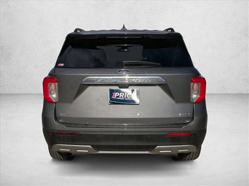 Used 2021 Ford Explorer XLT w/ Equipment Group 202A image 7