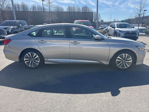 Used 2020 Honda Accord Touring image 3