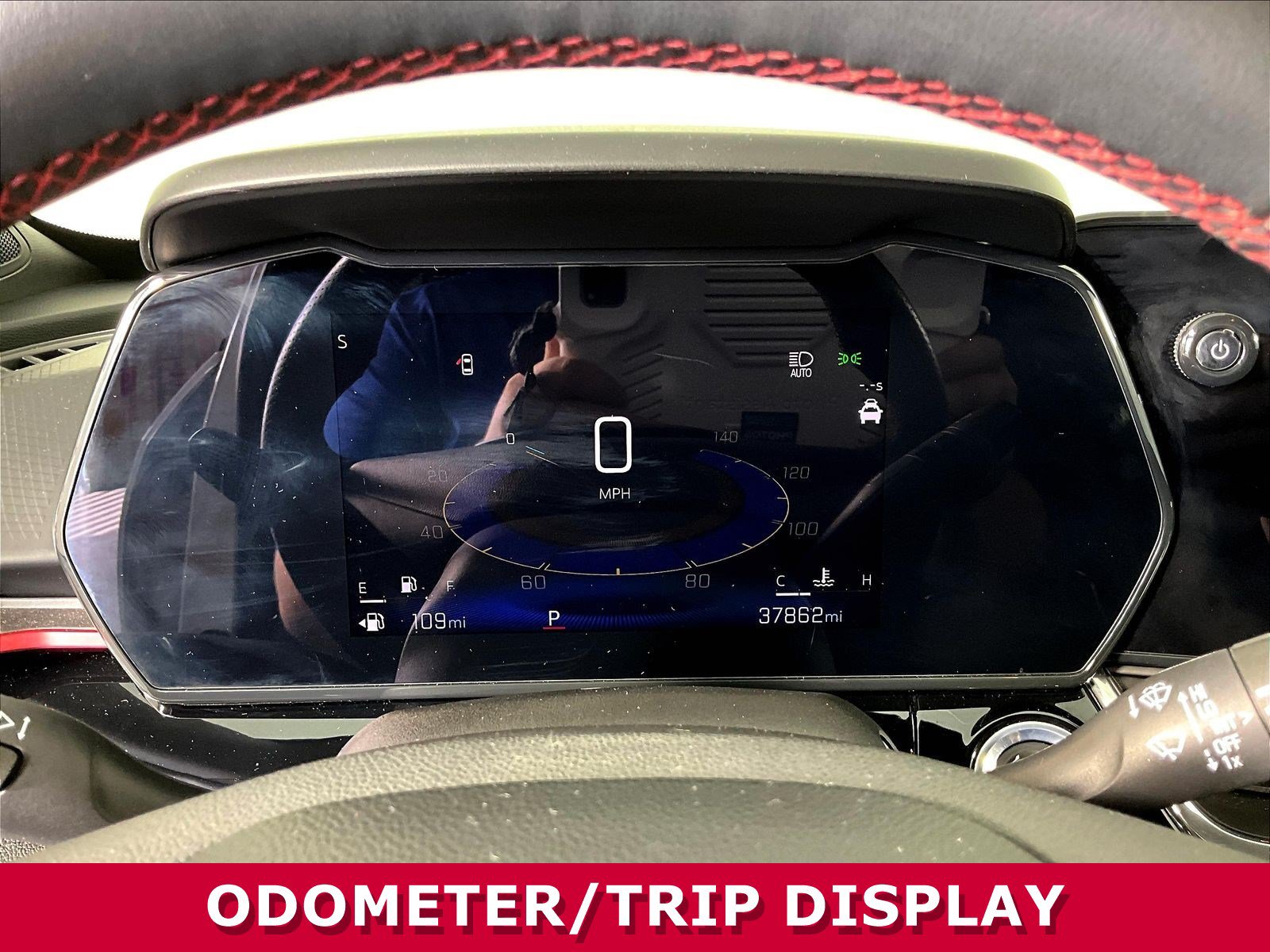 Used 2024 Chevrolet Trax RS w/ Sunroof Package FWD image 12