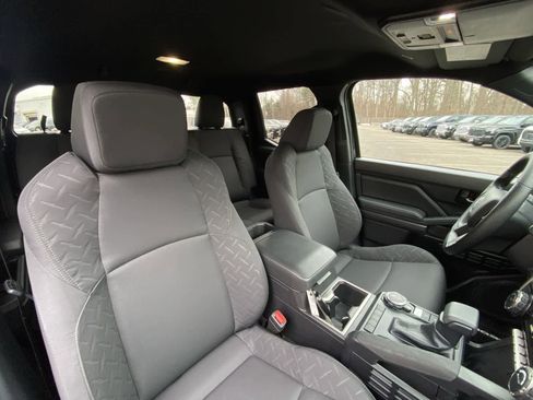 Certified 2025 Toyota Tacoma SR5 image 27