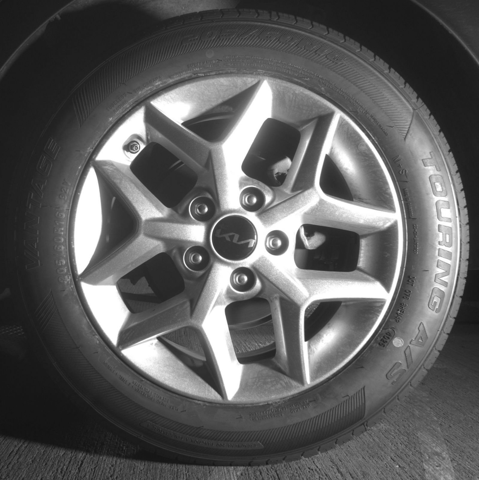 Used 2025 Kia Soul LX w/ LX Technology Package FWD image 16