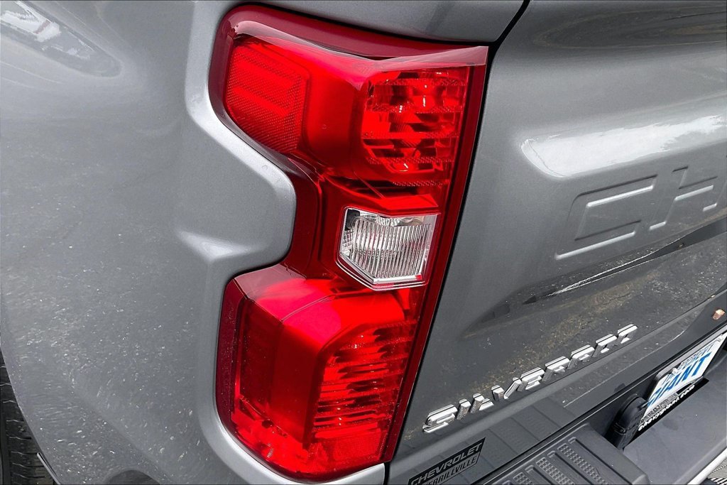 Used 2024 Chevrolet Silverado 1500 LT AWD/4WD image 27