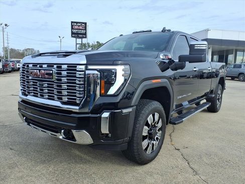Used 2025 GMC Sierra 2500 Denali image 3