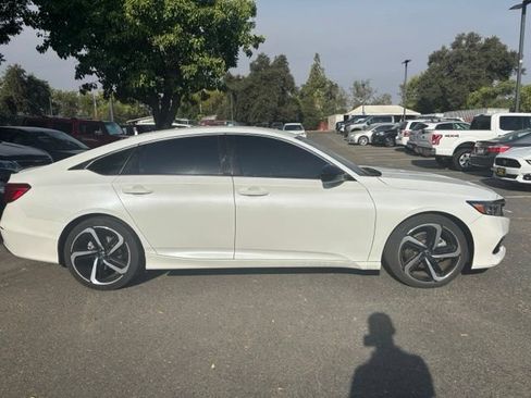 Used 2022 Honda Accord Sport image 3