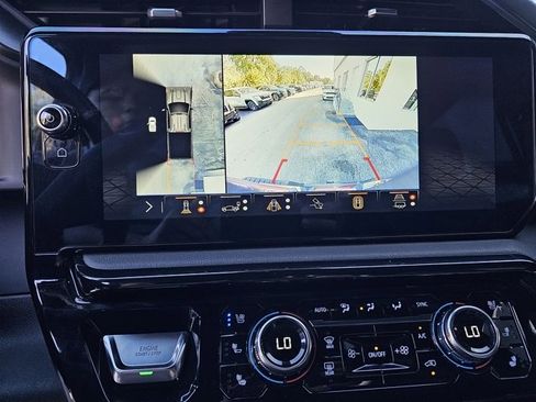 Used 2024 GMC Sierra 2500 AT4 w/ Technology Package image 34