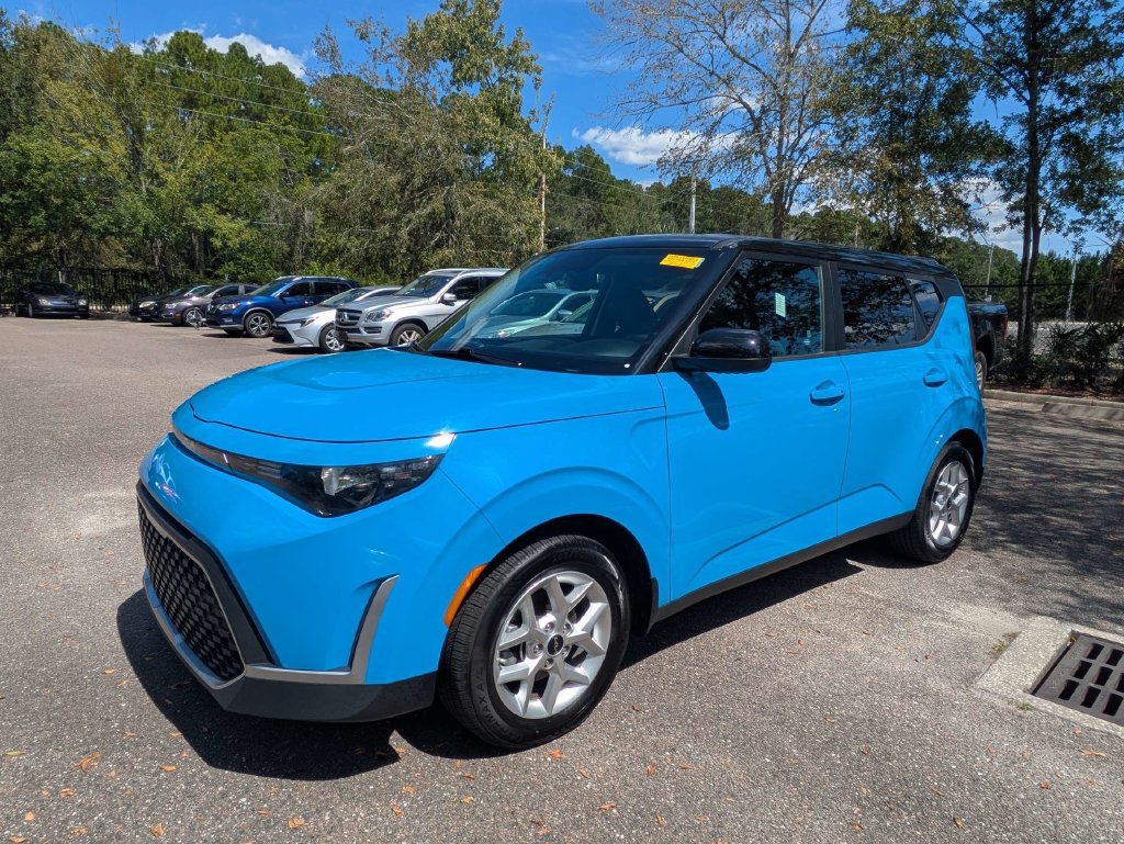 Used 2023 Kia Soul S FWD image 8