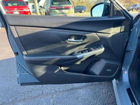 Used 2024 Nissan Sentra SR w/ SR Premium Package FWD image 13