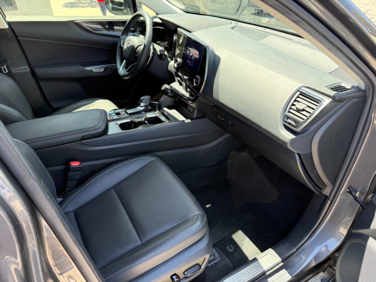 Used 2023 Lexus NX 250 FWD image 29