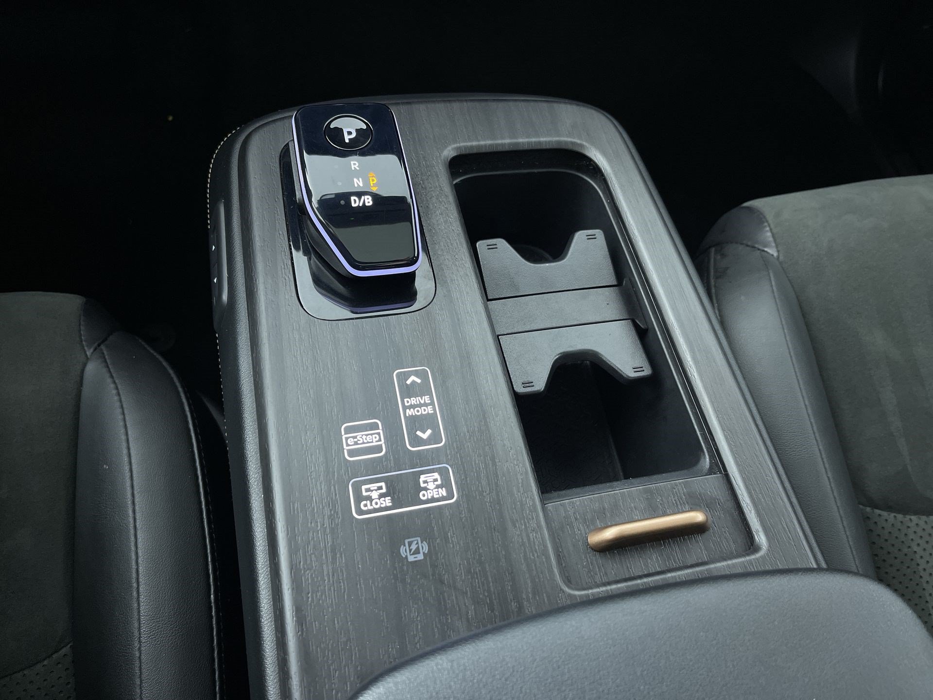 Certified 2024 Nissan Ariya AWD image 22