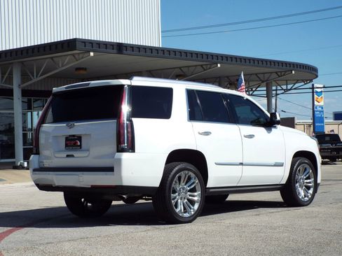 Used 2017 Cadillac Escalade Premium Luxury w/ LPO, Radiant Package image 6