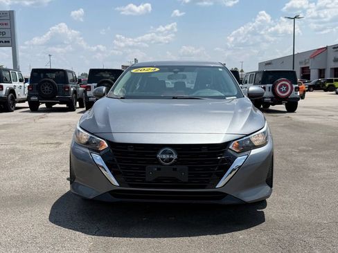 Used 2024 Nissan Sentra SV FWD image 2