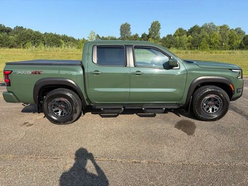 Used 2025 Nissan Frontier PRO-4X AWD/4WD image 13