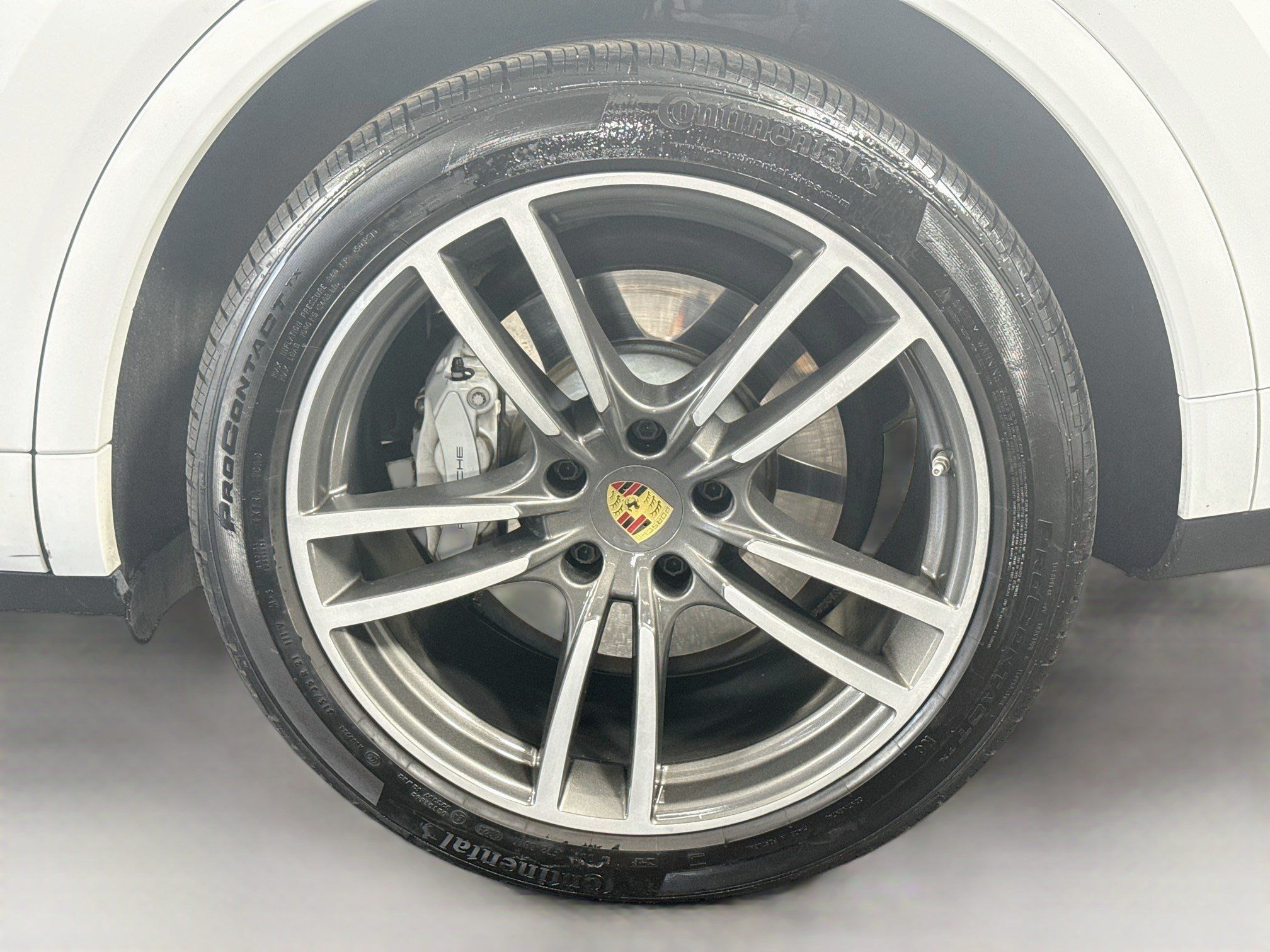 Used 2023 Porsche Cayenne Turbo w/ Assistance Package AWD/4WD image 36