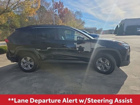 Used 2024 Toyota RAV4 XLE image 9