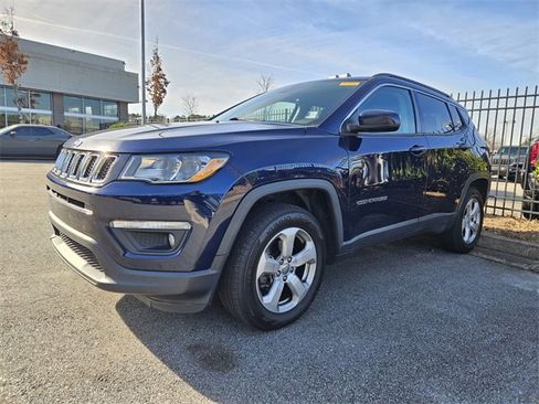 Used 2018 Jeep Compass Latitude w/ Cold Weather Group image 3
