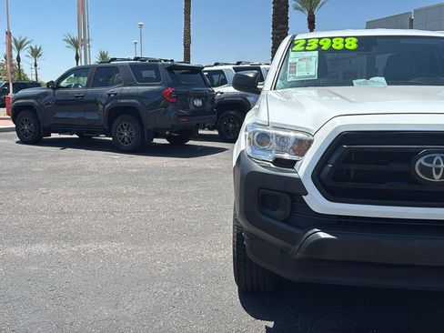 Used 2022 Toyota Tacoma SR RWD image 3