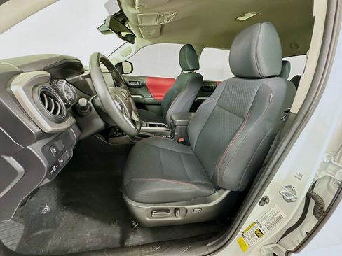 Certified 2023 Toyota Tacoma SR5 w/ Technology Package AWD/4WD image 20