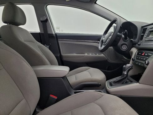 Used 2017 Hyundai Elantra SE image 21