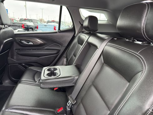 Certified 2024 GMC Terrain SLT image 33