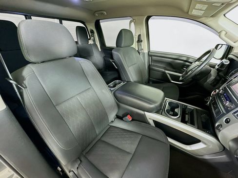 Used 2019 Nissan Titan SV w/ SV Convenience Package AWD/4WD image 41