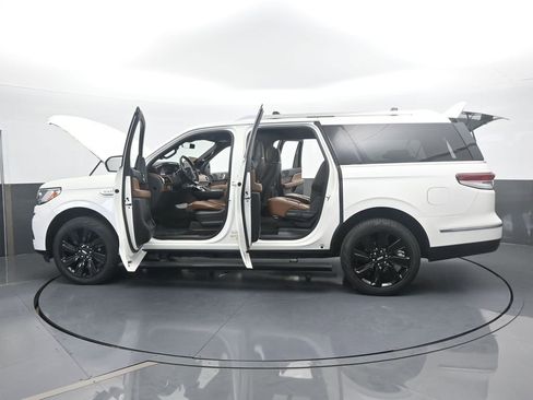 Used 2023 Lincoln Navigator L Reserve w/ Monochromatic Package image 89