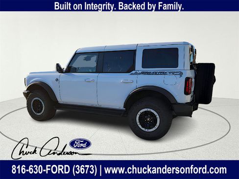 New 2025 Ford Bronco Outer Banks w/ Sasquatch Package image 4