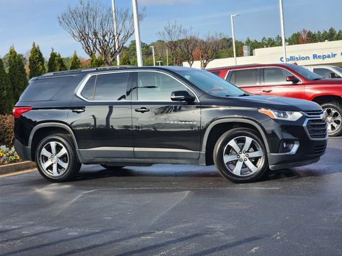 Used 2019 Chevrolet Traverse LT w/ LT Premium Package image 3