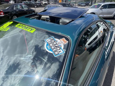Used 1998 Chrysler Sebring LXi FWD image 3