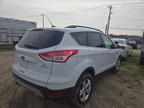 Used 2016 Ford Escape SE w/ Equipment Group 201A image 3