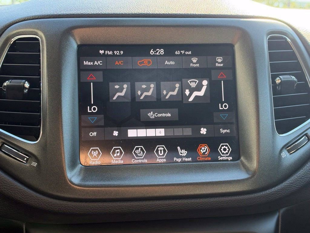 Used 2019 Jeep Compass Trailhawk w/ Leather Interior Group AWD/4WD image 25