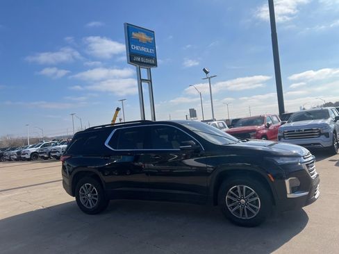 Used 2023 Chevrolet Traverse LT image 9