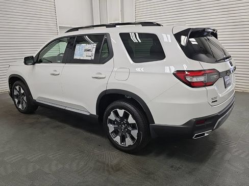New 2026 Honda Pilot Touring image 5