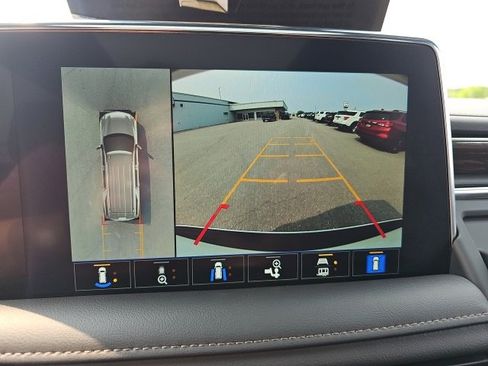 Used 2023 Chevrolet Suburban High Country w/ Premium Package 2 image 27