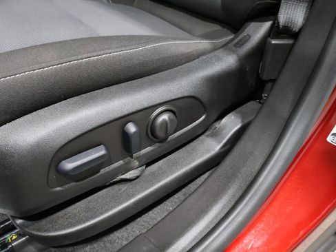 Used 2025 Chevrolet Blazer LT image 10