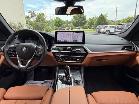 Used 2023 BMW 530i w/ Convenience Package RWD image 24