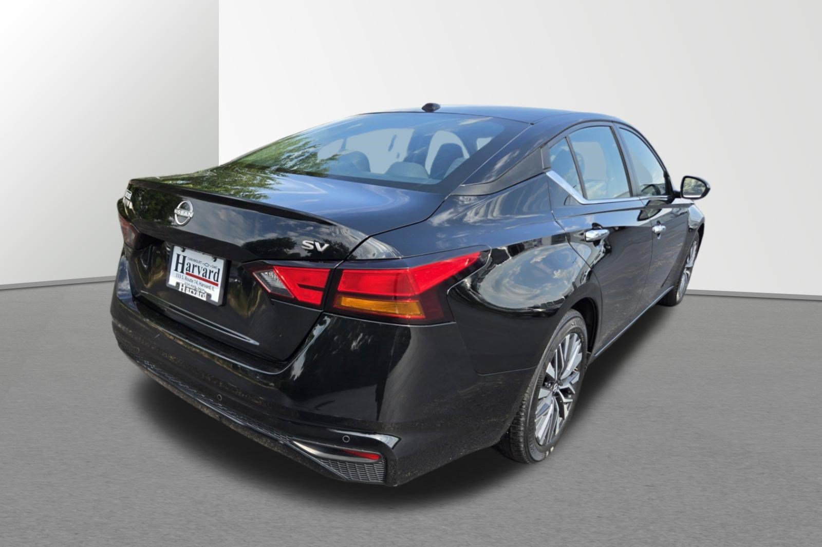 Used 2024 Nissan Altima 2.5 SV FWD image 4